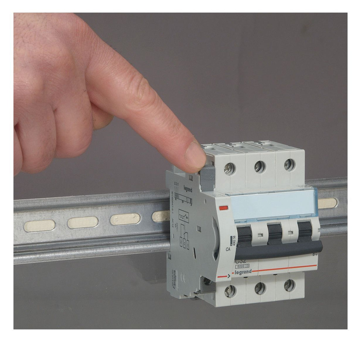 Legrand 406258 Hilfsschalter 1Wechsler meldet Schaltzustand 0,5TE f.DX3,TX3