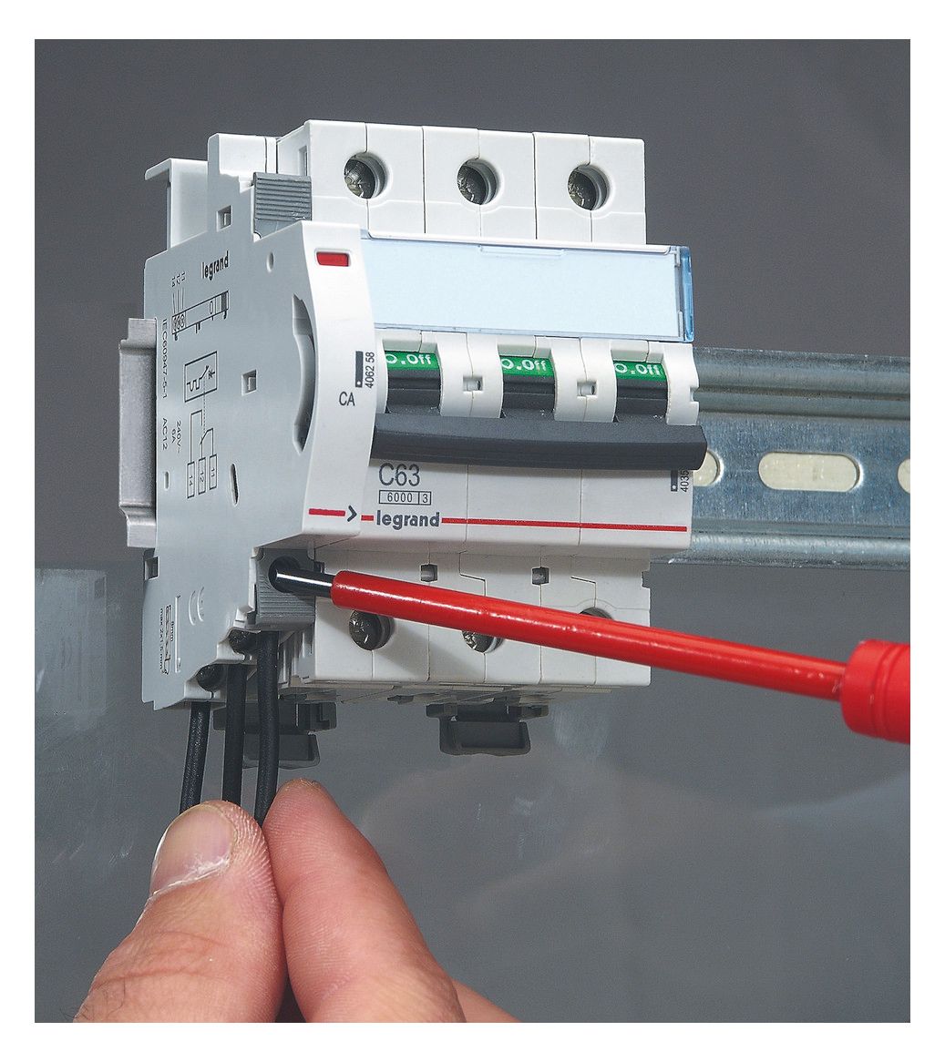 Legrand 406258 Hilfsschalter 1Wechsler meldet Schaltzustand 0,5TE f.DX3,TX3