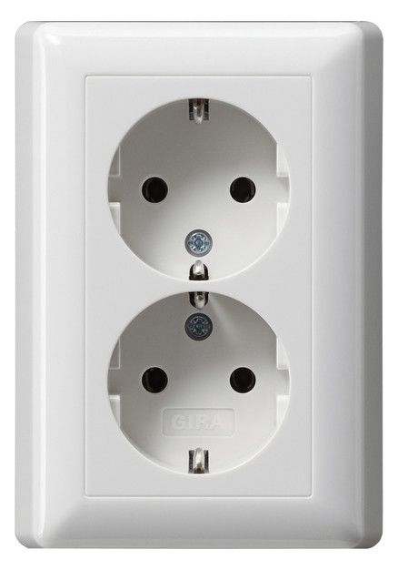 GIRA 078003 SCHUKO-Doppelsteckdose Vollplatte Standard 55 Reinweiß glänzend