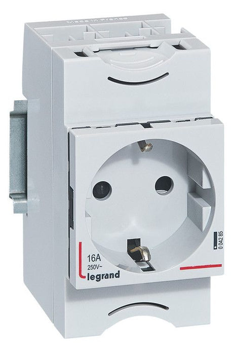 Legrand 004285 Verteiler Steckdose deut. Standard 2p+E m.Ber.schutz 2,5TE